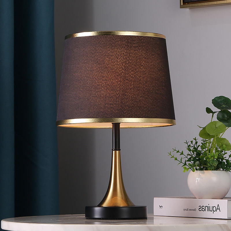 Moderne Kegelbasis Tafellamp