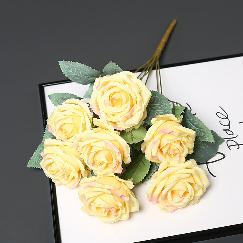 Neproze bloemenboeket voor thuisdecoratie