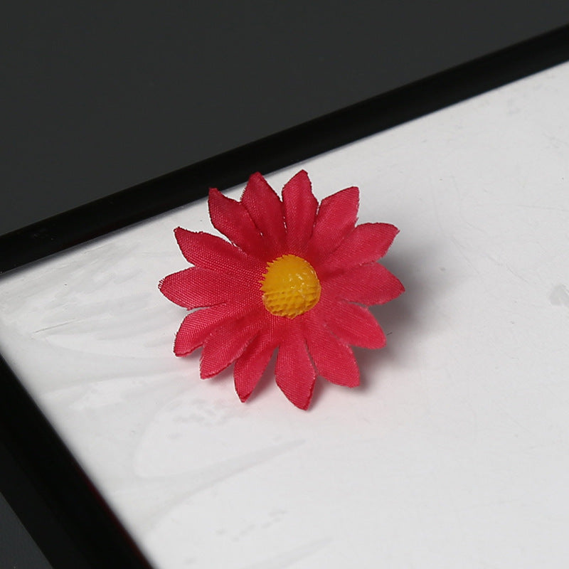 Elegante Stof Daisy Bloemen Speld voor Decoratieve Draagtijd
