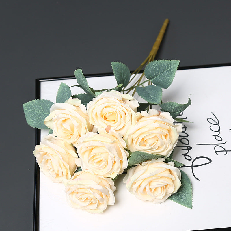 Neproze bloemenboeket voor thuisdecoratie