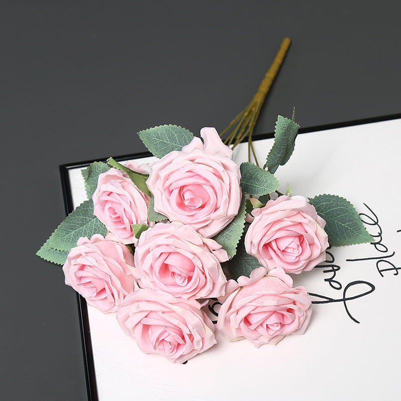 Neproze bloemenboeket voor thuisdecoratie