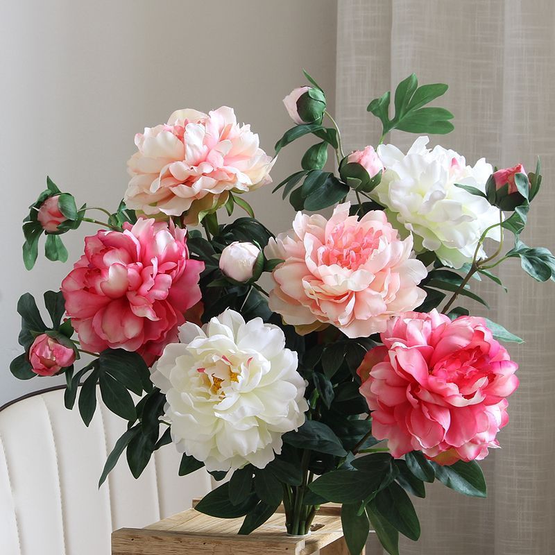 Levensechte Pioen Rozenarrangement