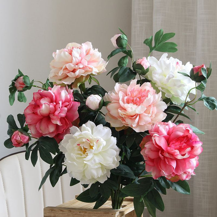Levensechte Pioen Rozenarrangement