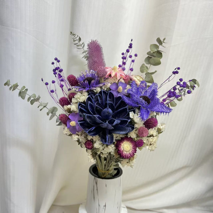 Dried Flower Bouquet Arrangement met Decoratieve Elementen