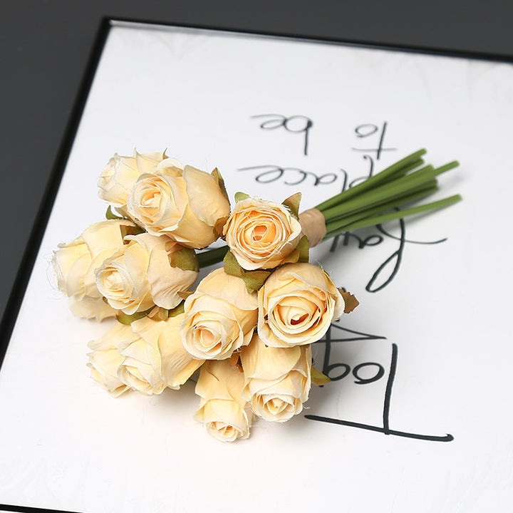 Elegante Nep Rozenboeket voor Huisdecoratie