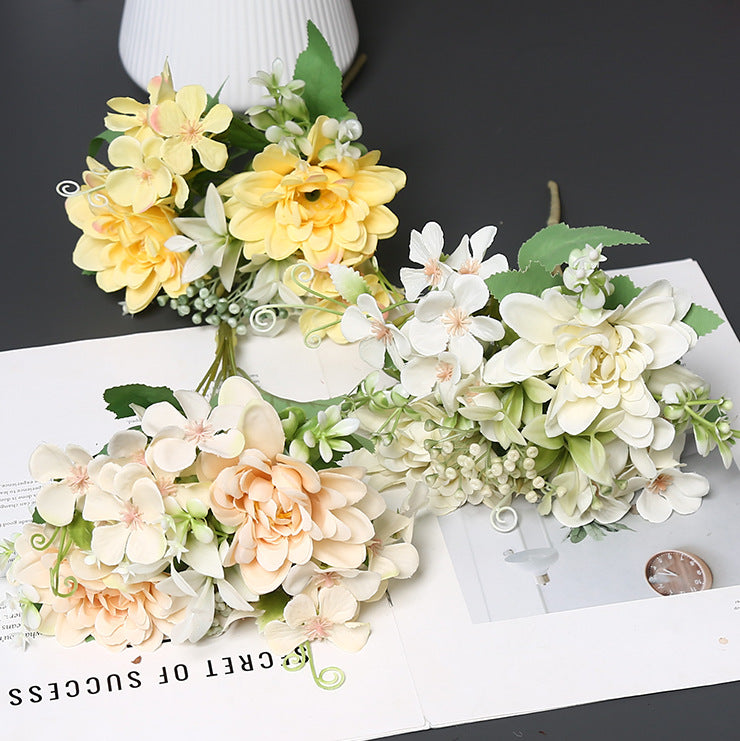 Elegante Synthetische Bloemenboeket voor Huishouddecoratie