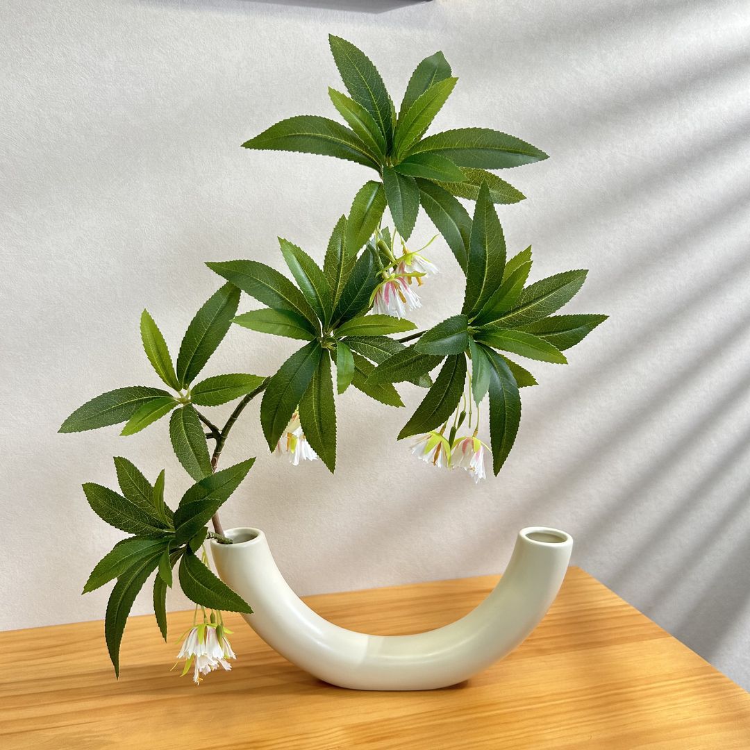Elegante Gebogen Keramische Bloemvaas voor Huisdecoratie