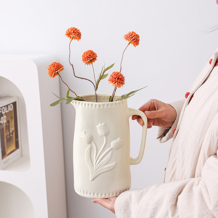 Elegante Versierde Keramische Pitcher