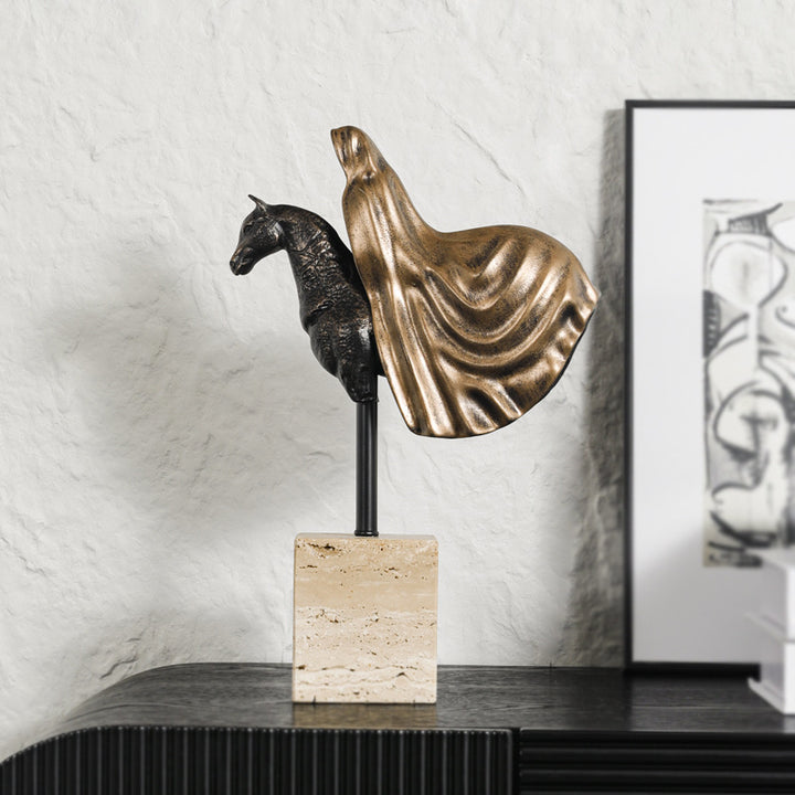 Artistieke Paardenhoofd Sculptuur met Vloeiende Cape