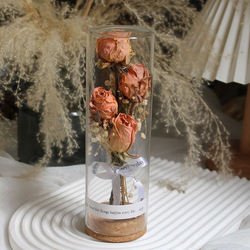 Geconserveerde Bloemdisplay in Elegante Glazen Cilinder