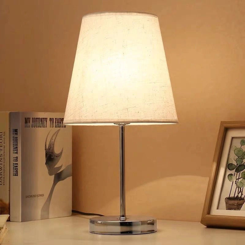 Moderne Kegelbasis Tafellamp