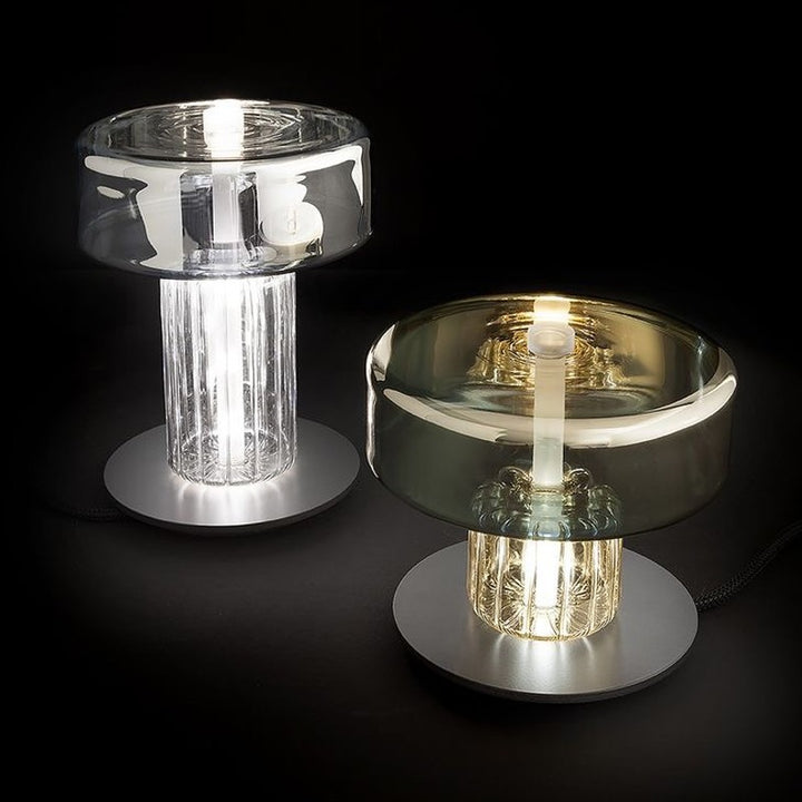 Moderne Glazen Tafellamp met Sculpturaal Ontwerp