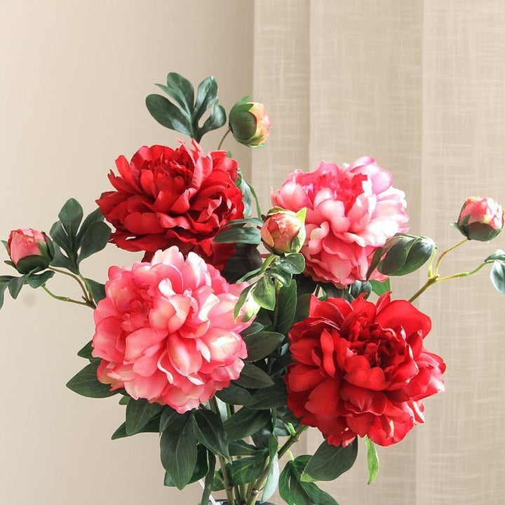 Levensechte Pioen Rozenarrangement