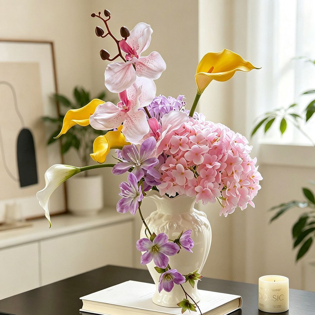 Elegante Gemengde Bloemarrangement voor Mooie Interieurs