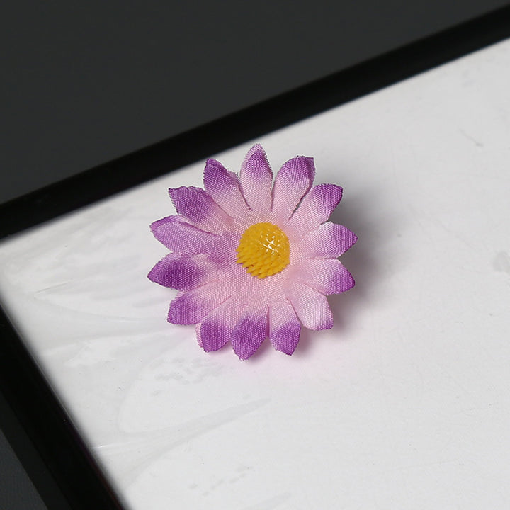 Elegante Stof Daisy Bloemen Speld voor Decoratieve Draagtijd