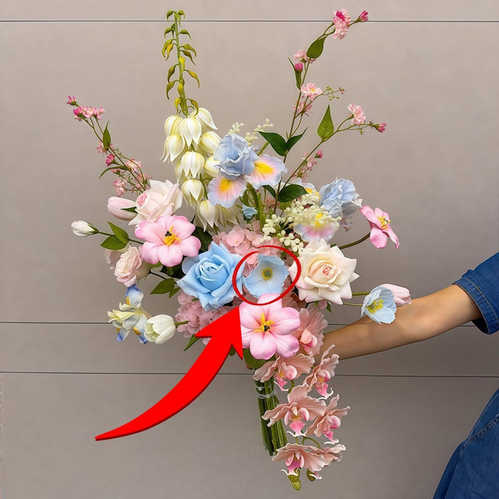 Levensechte Bloemenboeket met Gemengde Bloemen en Loof