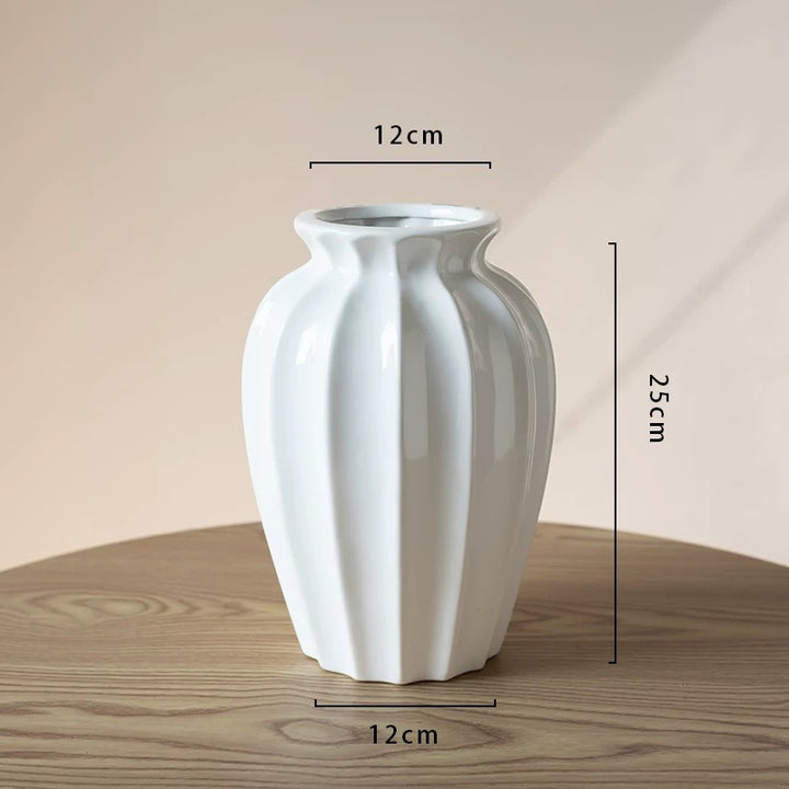 Elegante Geribbelde Keramische Vaas