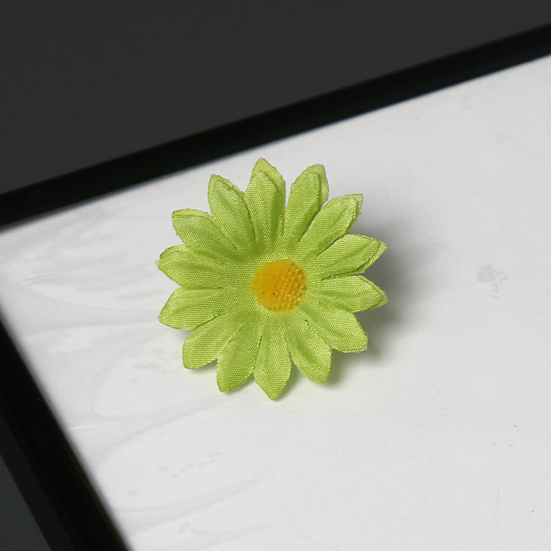 Elegante Stof Daisy Bloemen Speld voor Decoratieve Draagtijd