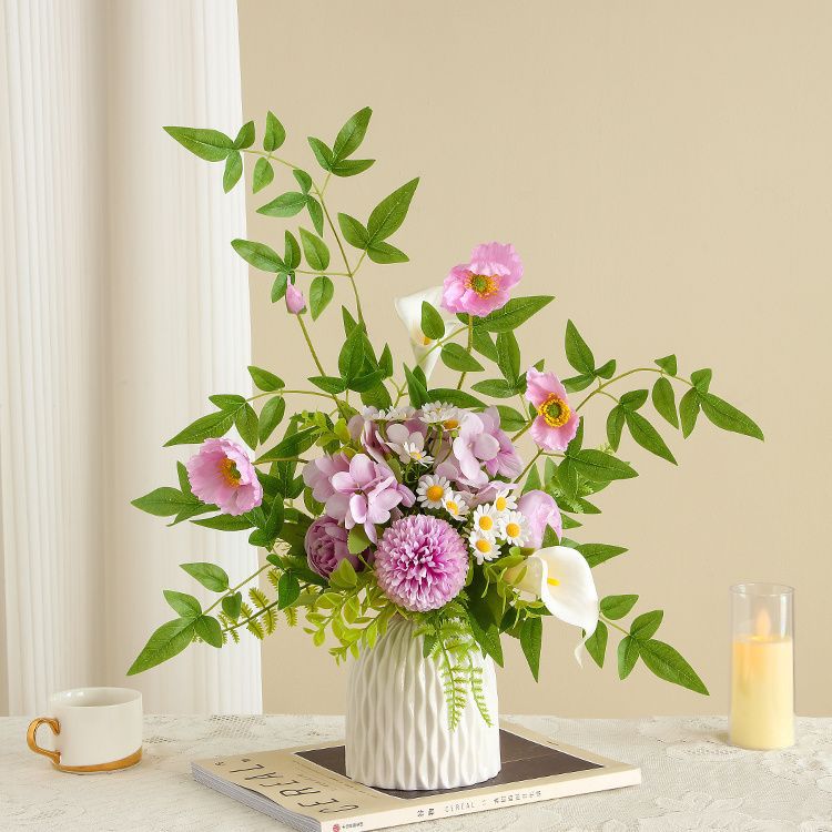 Levensechte Bloemarrangement met Decoratieve Vaasje