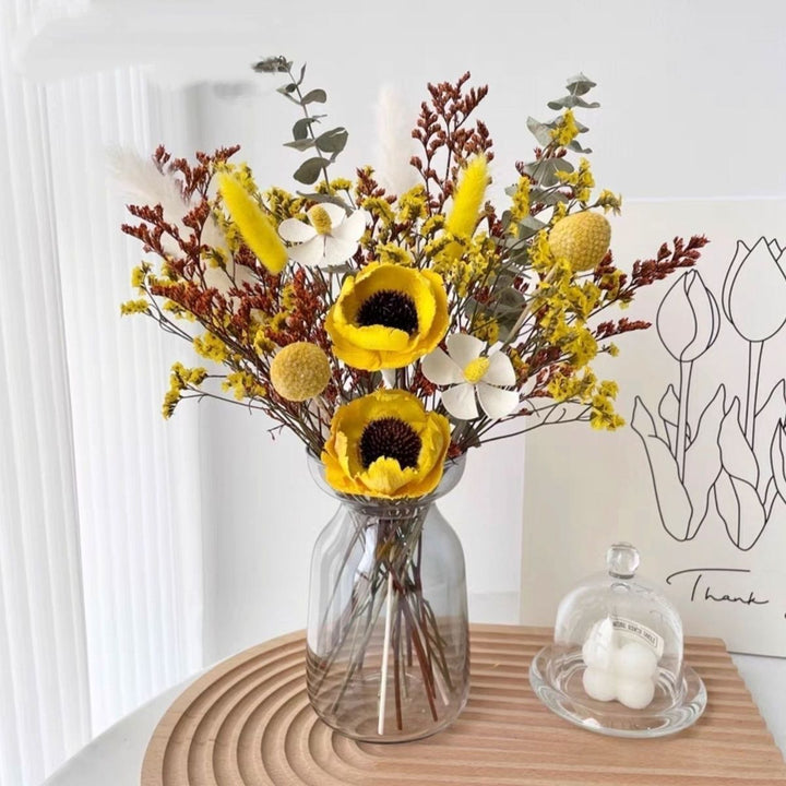 Dried Flower Bouquet Arrangement met Decoratieve Elementen