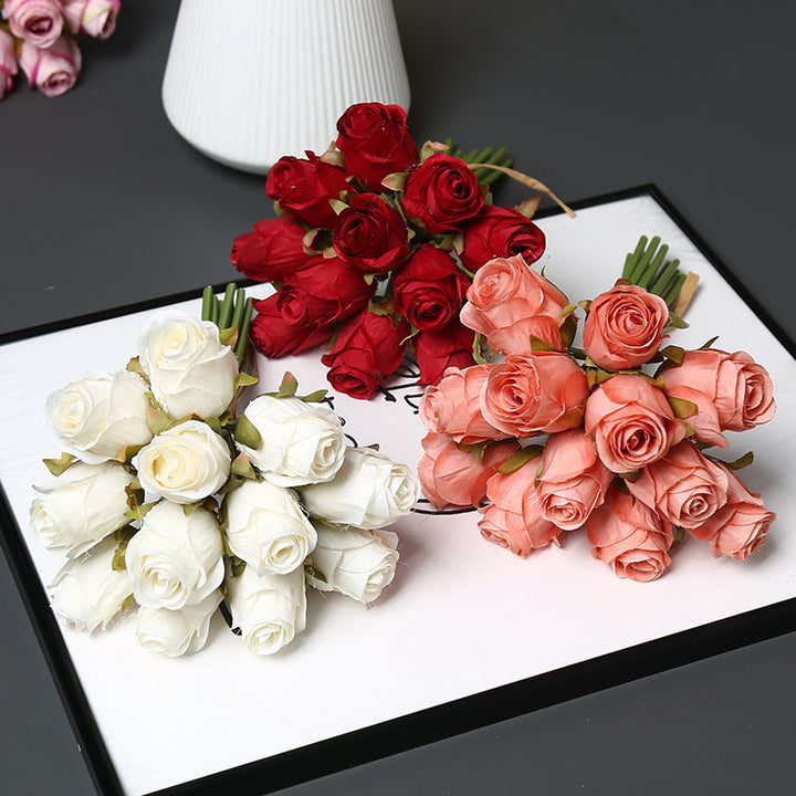Elegante Nep Rozenboeket voor Huisdecoratie