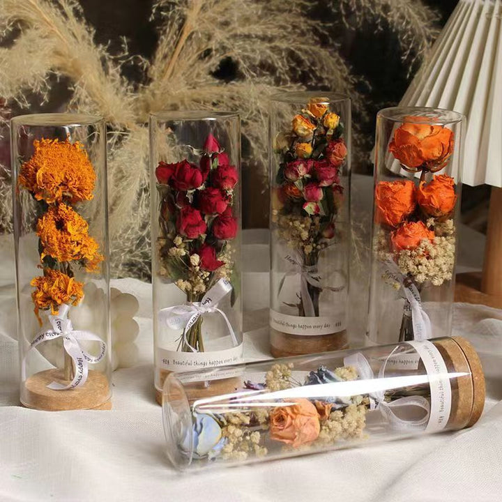 Geconserveerde Bloemdisplay in Elegante Glazen Cilinder