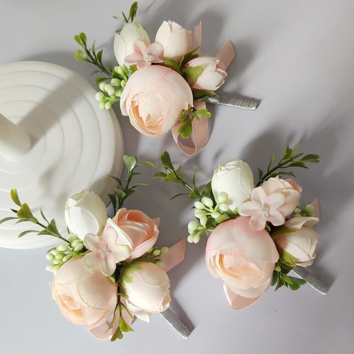 Bloemrijke Corsage Boutonnière