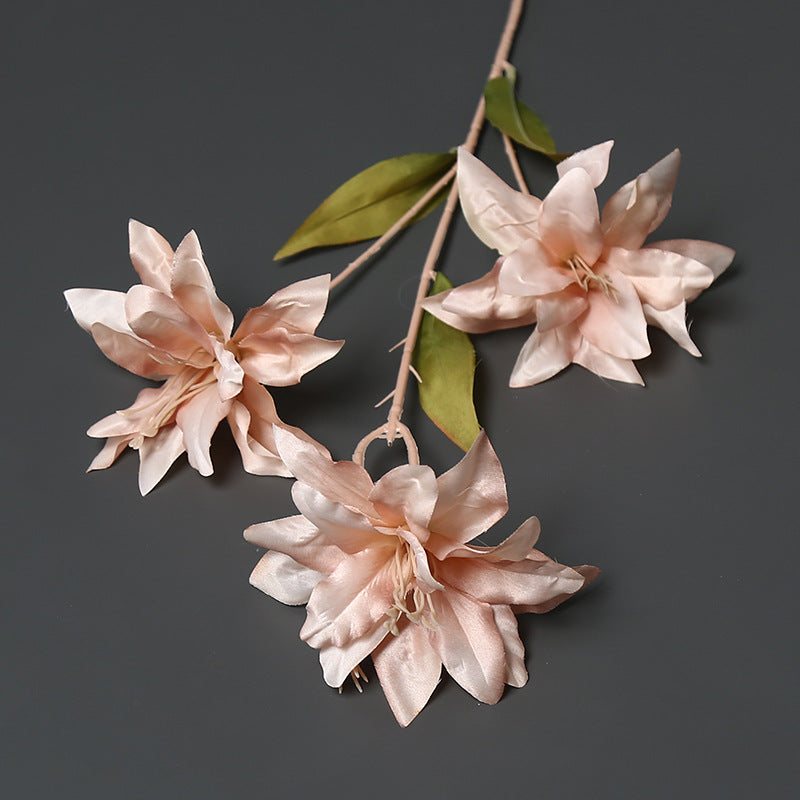 Nep bloemenstamarrangement voor woningdecoratie