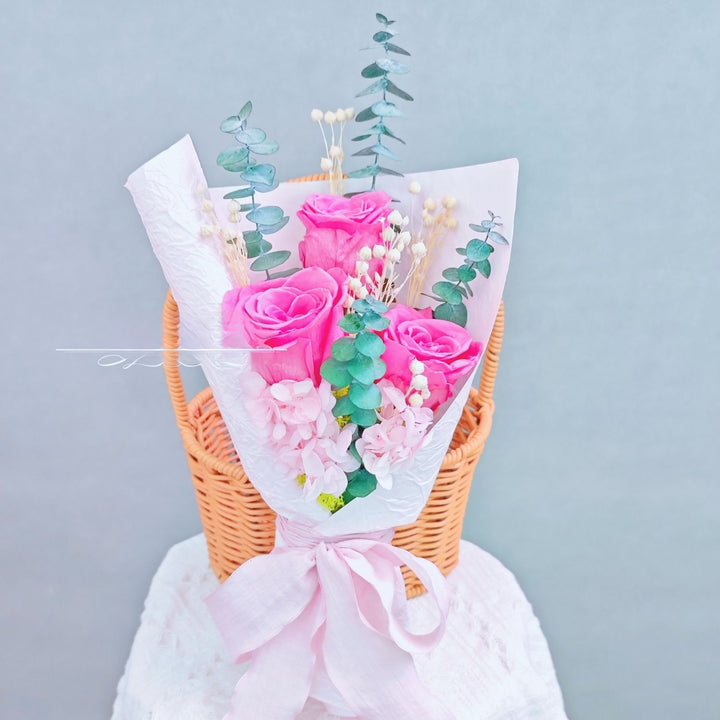 Levendig Kunstbloemen Boeket met Decoratieve Accenten