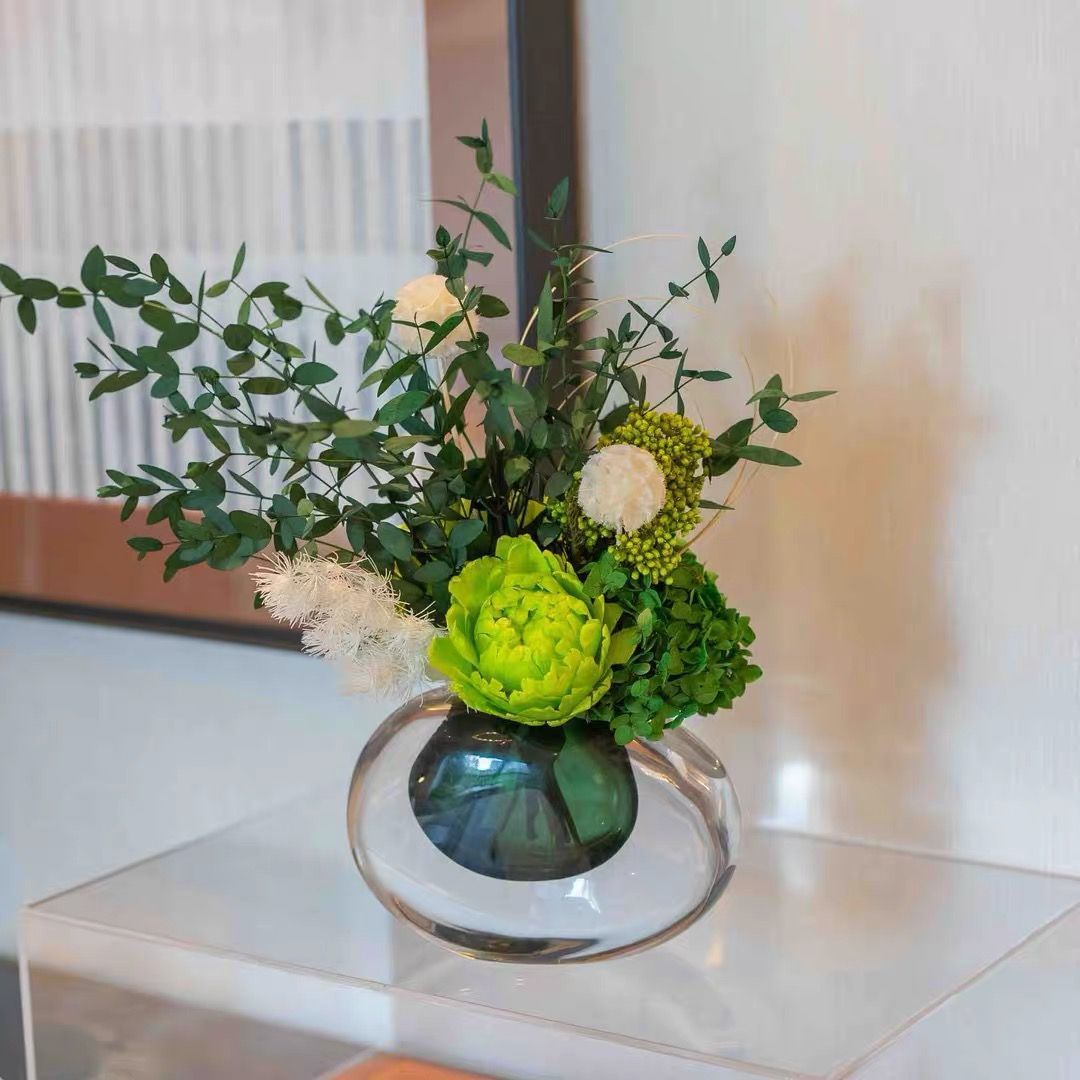 Elegante Binnen Bloemenschikking voor Moderne Interieurs