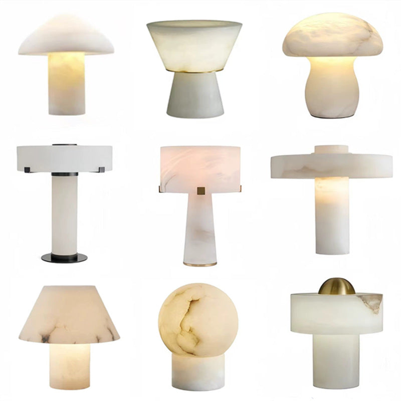 Elegante Alabaster Tafellamp met Artistiek Ontwerp