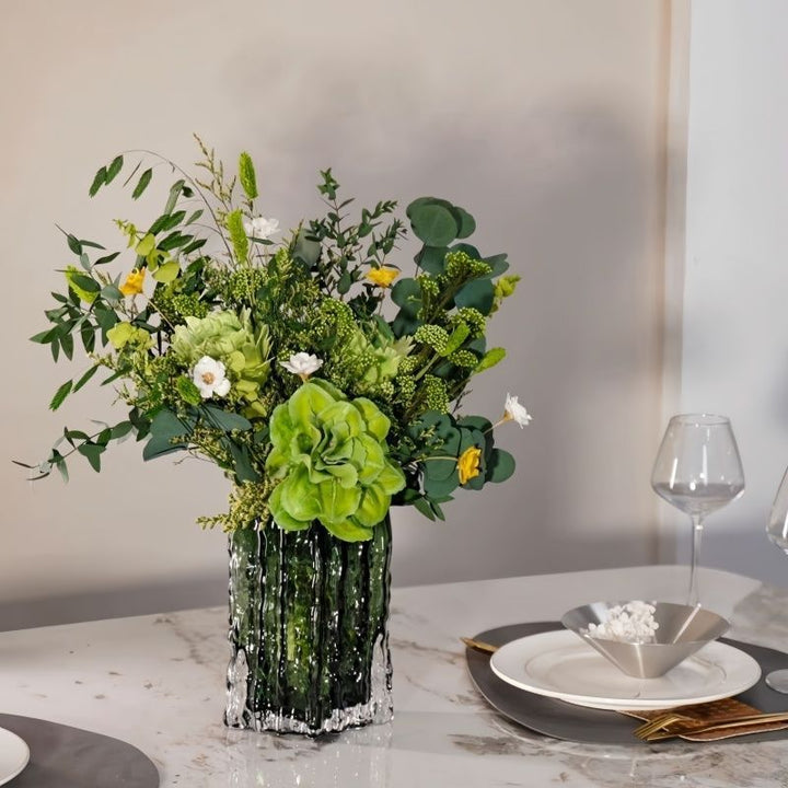 Lush Botanische Bloemstukken