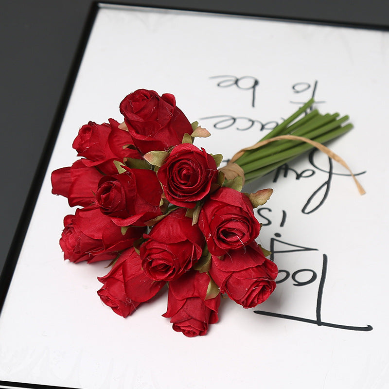 Elegante Nep Rozenboeket voor Huisdecoratie