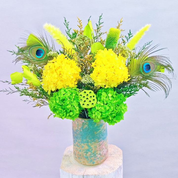 Levendig Kunstbloemen Boeket met Decoratieve Accenten
