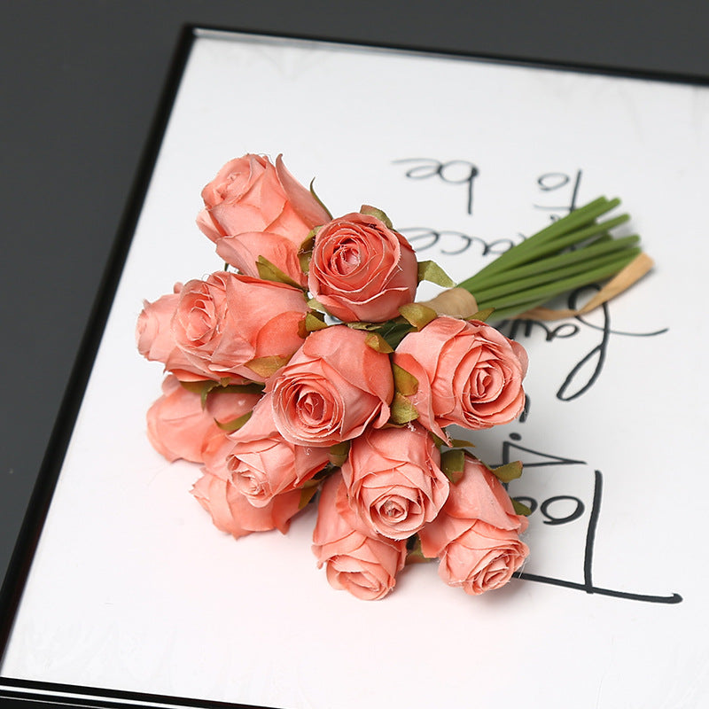 Elegante Nep Rozenboeket voor Huisdecoratie