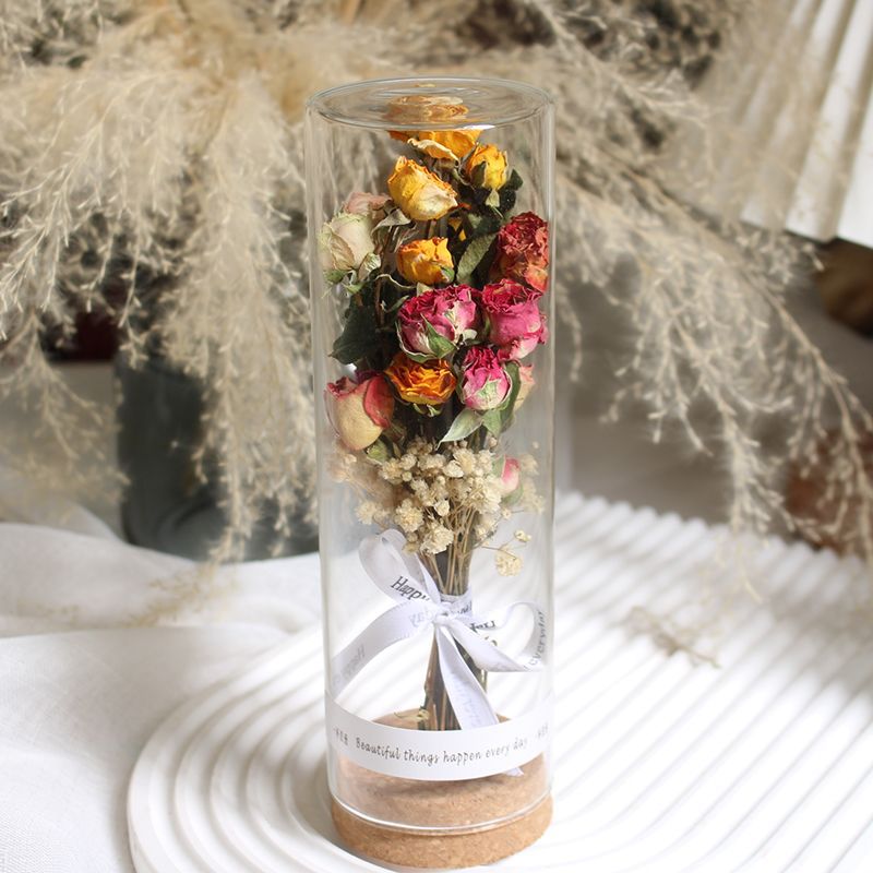 Geconserveerde Bloemdisplay in Elegante Glazen Cilinder