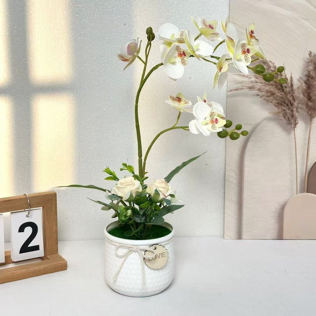 Levensechte Orchidee en Rozen Bloemarrangement