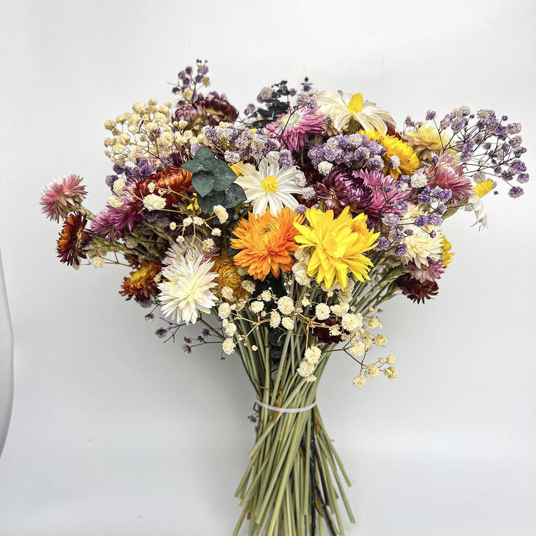 Gedroogde Bloemenboeket met Natuurlijke Accentuen