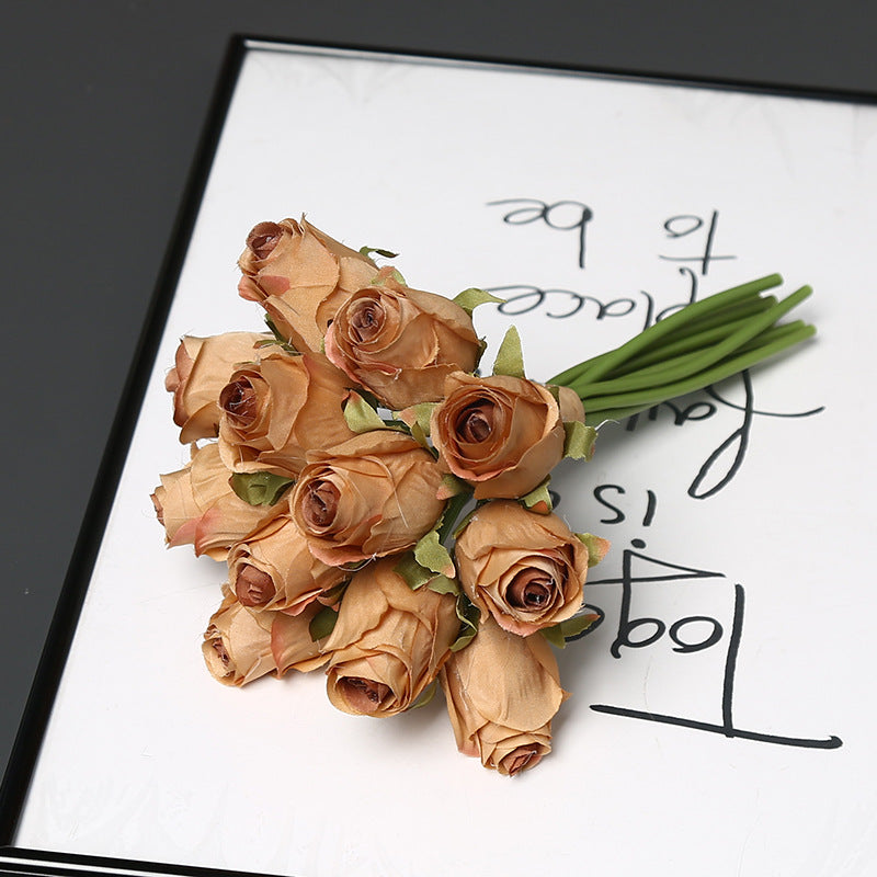 Elegante Nep Rozenboeket voor Huisdecoratie