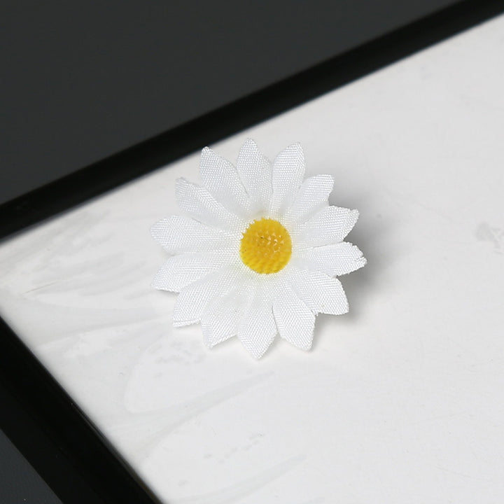 Elegante Stof Daisy Bloemen Speld voor Decoratieve Draagtijd