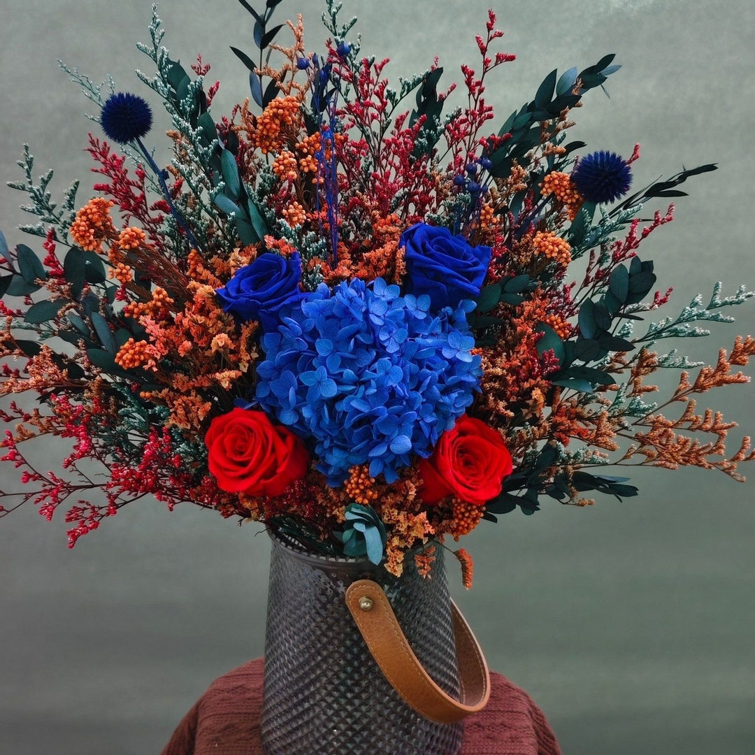 Levendig Kunstbloemen Boeket met Decoratieve Accenten