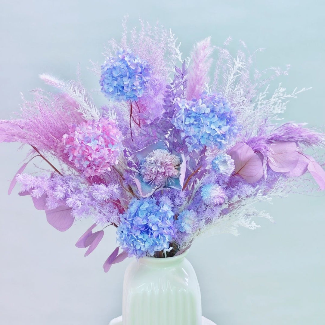 Levendig Kunstbloemen Boeket met Decoratieve Accenten