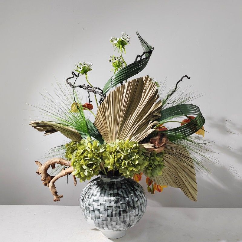 Uitgebreide Kunstbloemenarrangement