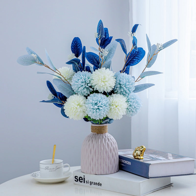 Levensechte Bloemenarrangement in Decoratieve Vazen