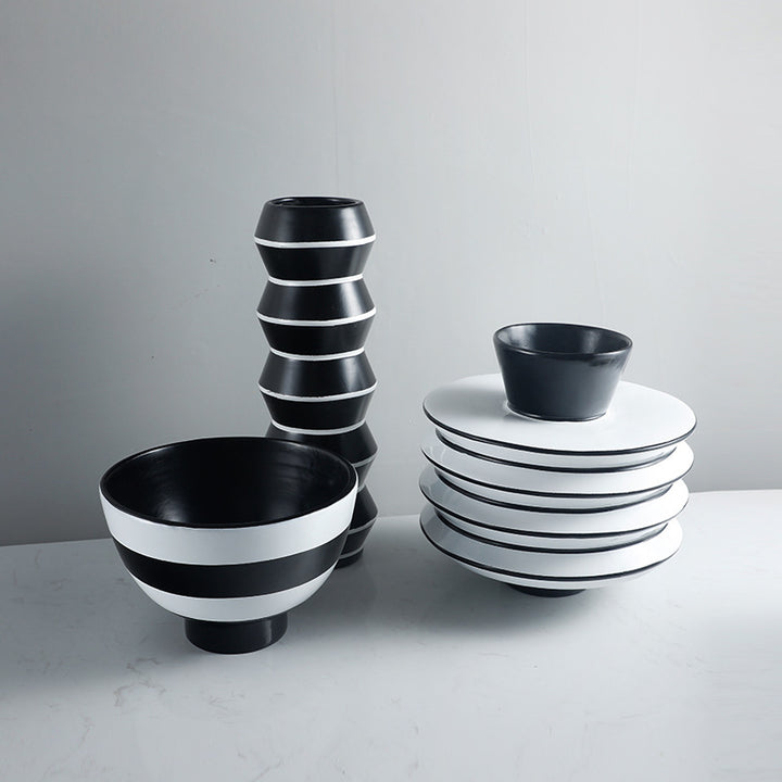 Decoratieve serveerschaal met modern streepdesign