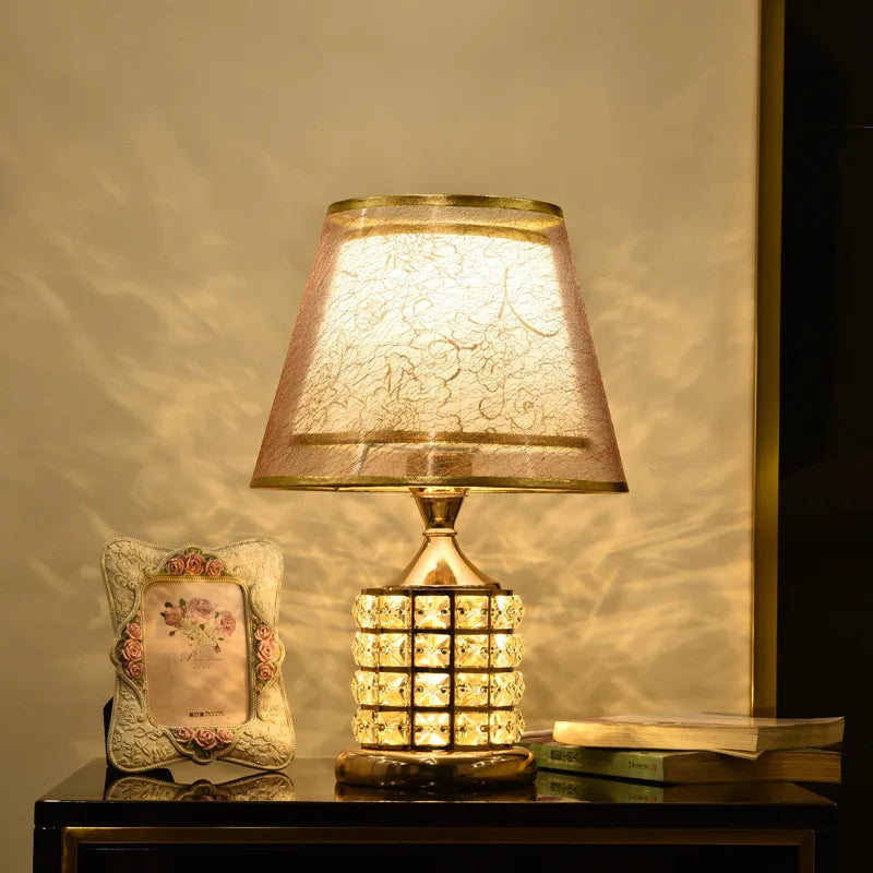 Moderne Kristall Tafellamp – Europese stijl luxe lamp voor huwelijkscadeau-ideeën, schattige slaapkamer en woondecoratie