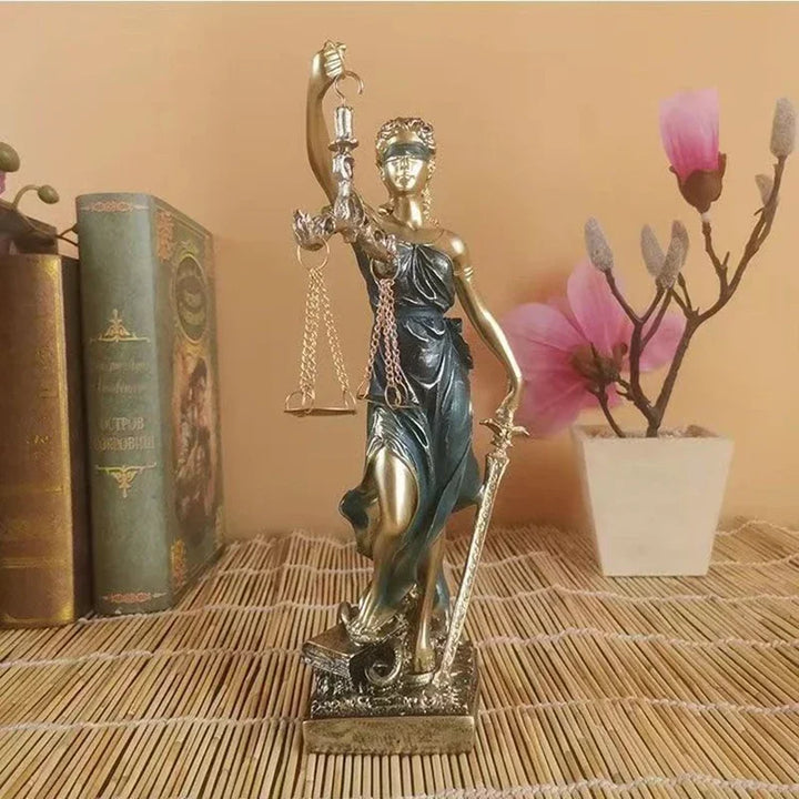 ERMAKOVA Europese antieke bronzen Griekse godin van de rechtvaardigheid standbeeld Fair Angels hars sculptuur ornamenten bureau huisdecoratie cadeau