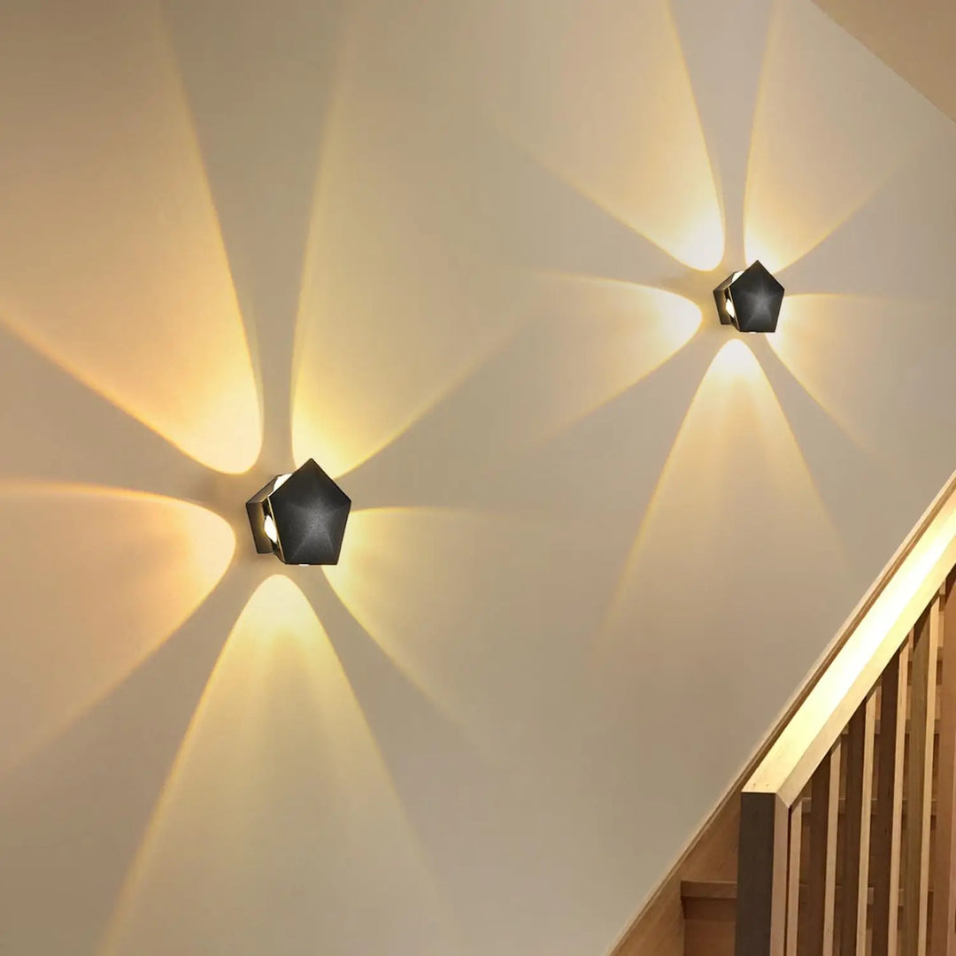 Zwarte Prism Ambient Minimal Wandlamp