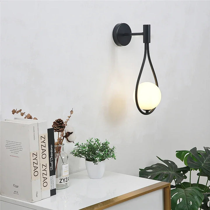 Moderne metaaldraad- en glasball wandlamp - Scandinavische wandverlichting voor woonkamer, slaapkamer, gang, hal en trap - AC-gevoed, LED-lamp inbegrepen