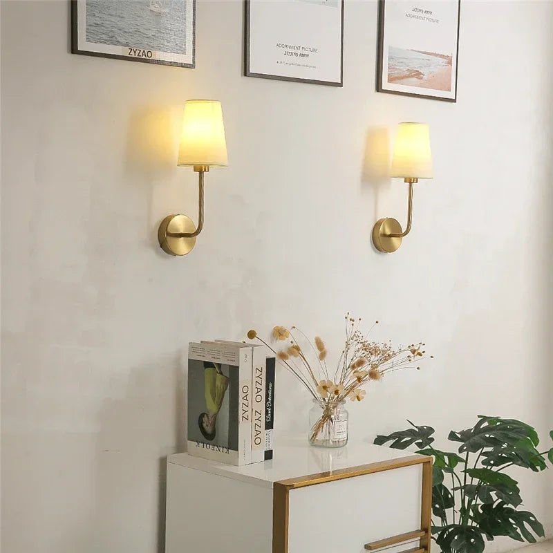 Nordic Minimalist Wandlamp – Moderne linnen lampenkap met elleboog-ontwerp voor woonkamer, slaapkamer en trappenhuis